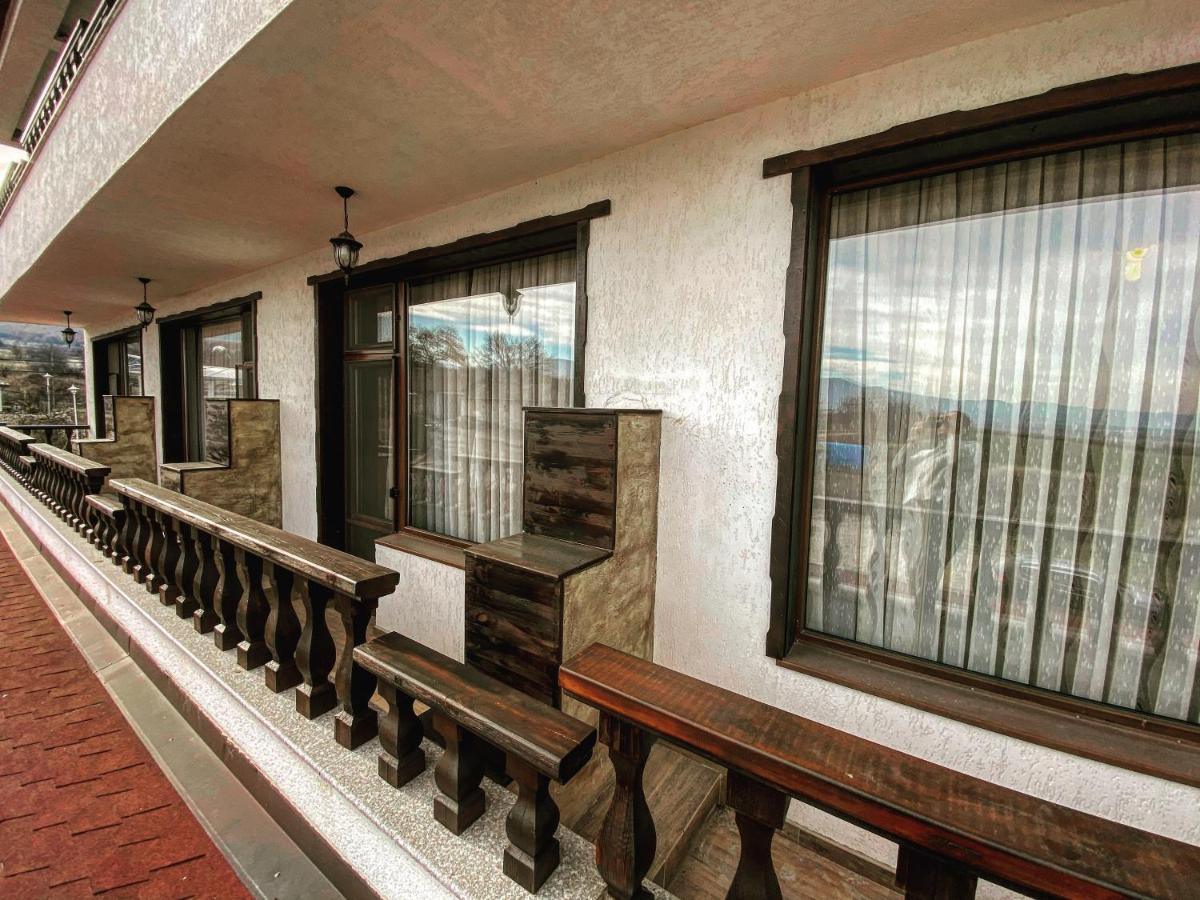 Семеен Хотел Конака Asenovgrad Exterior foto
